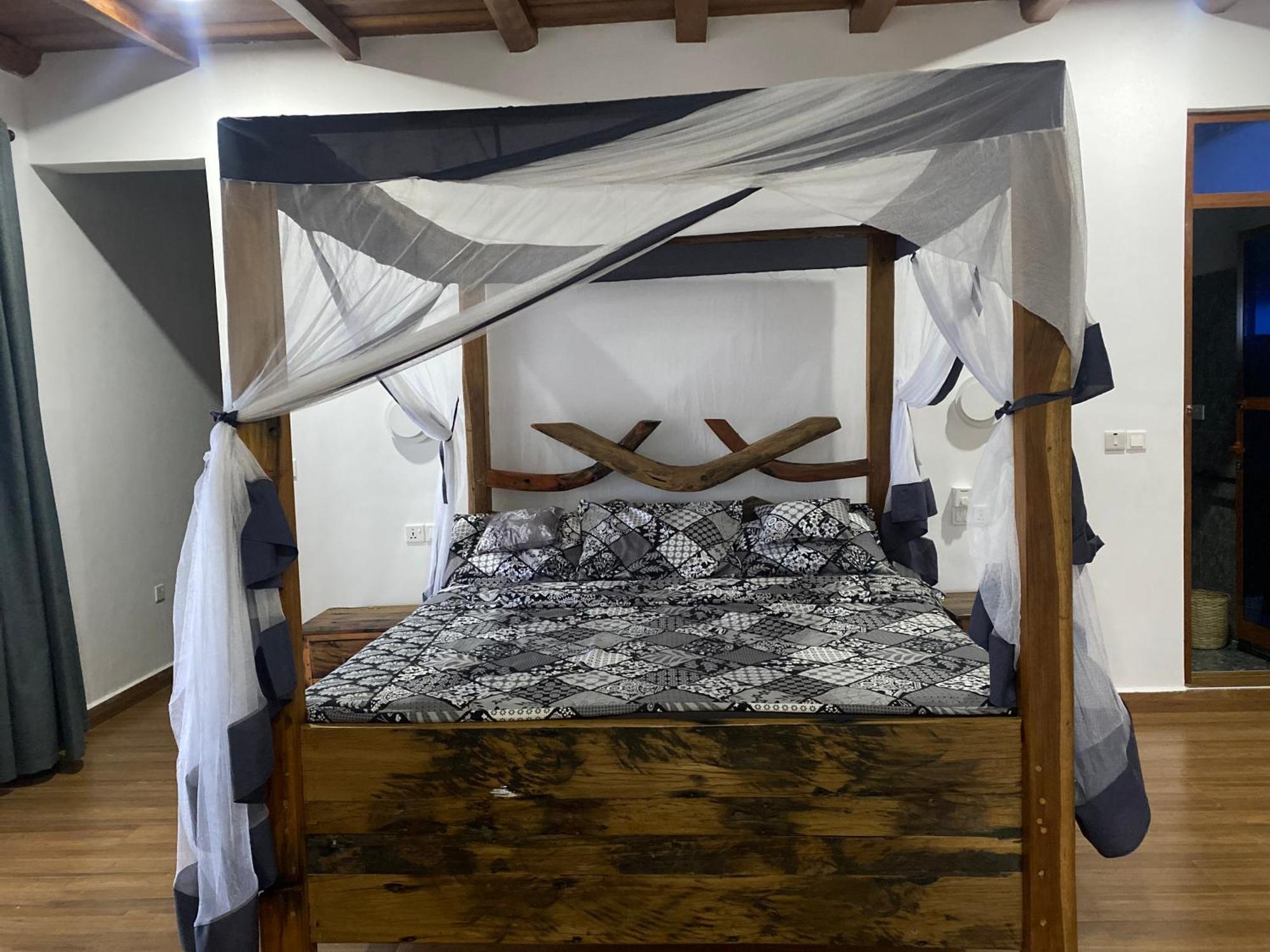 Waka Waka Bed & Breakfast ปวานี มาชังกานี ภายนอก รูปภาพ